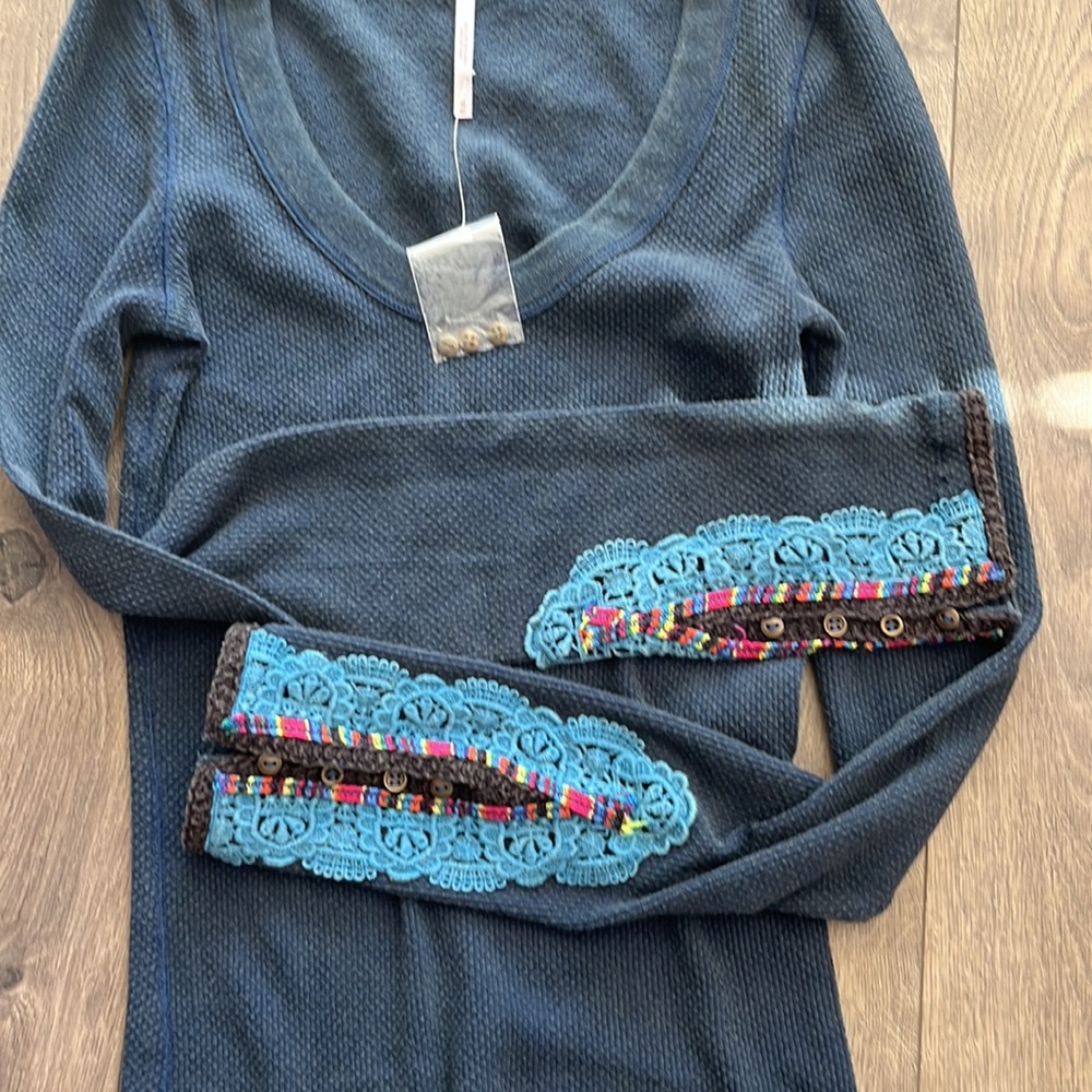 - Free People meadow fiesta cuff Thermal Medium 💙